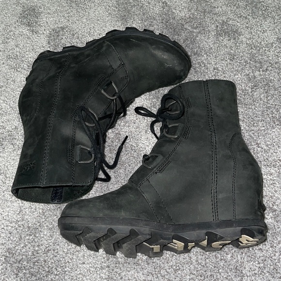 Joan of arctic wedge boots in Black - Picture 3 of 4